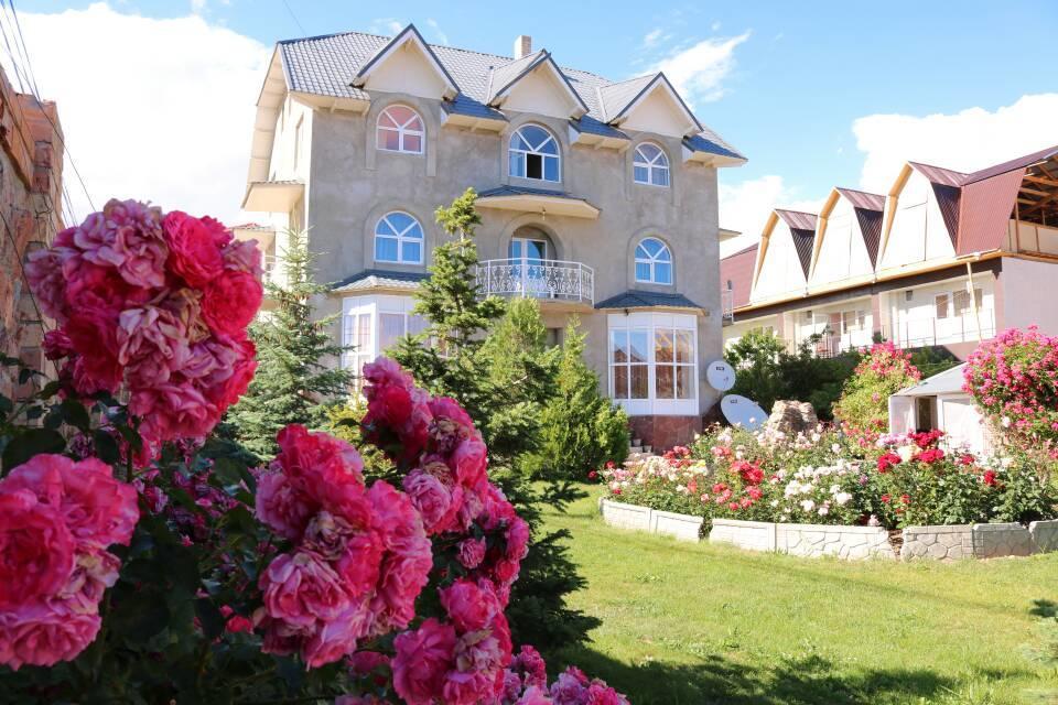 Гостевой Дом "Ысык-Куль - Светлана" Cholpon-Ata Exterior foto